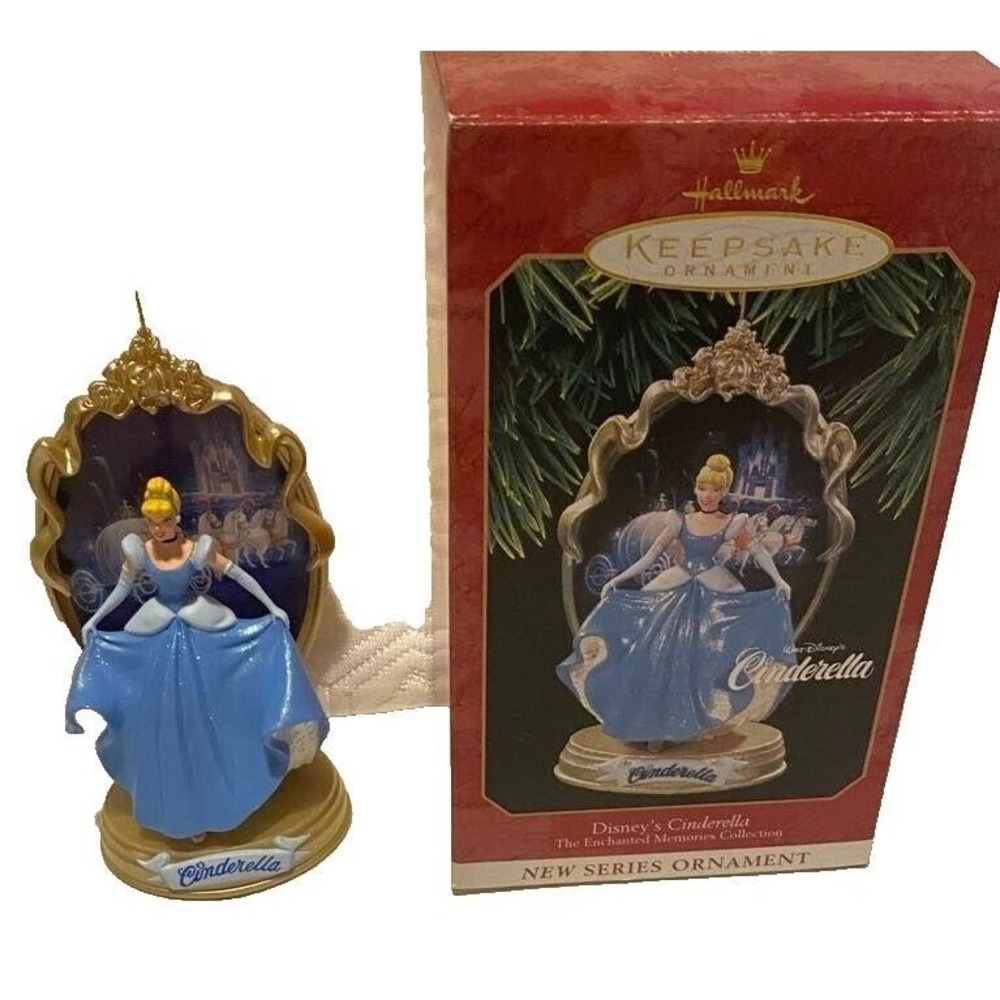 Vintage Hallmark Keepsake‎ 1997 Christmas Ornament Disney's Cinderella